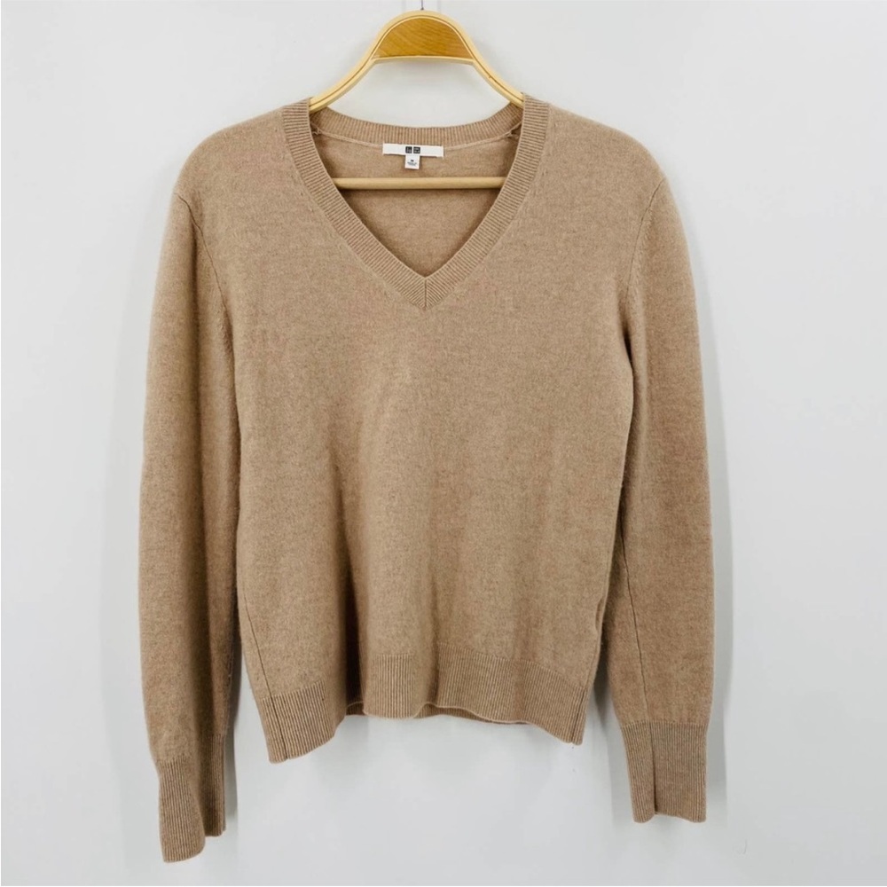 Uniqlo Women's 100% Cashmere Beige V-Neck Sweater